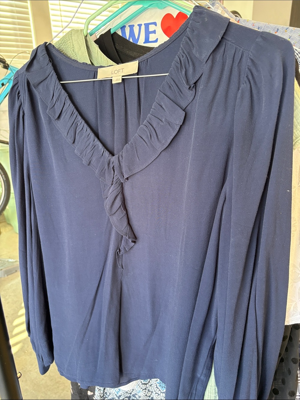 LOFT Navy Ruffle V-Neck Long Sleeve Blouse Sz L
